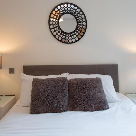 Central Tower Bridge Apartment London Ruang foto