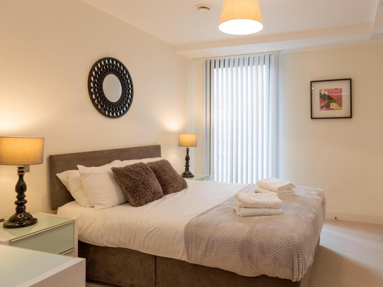 Central Tower Bridge Apartment London Ruang foto