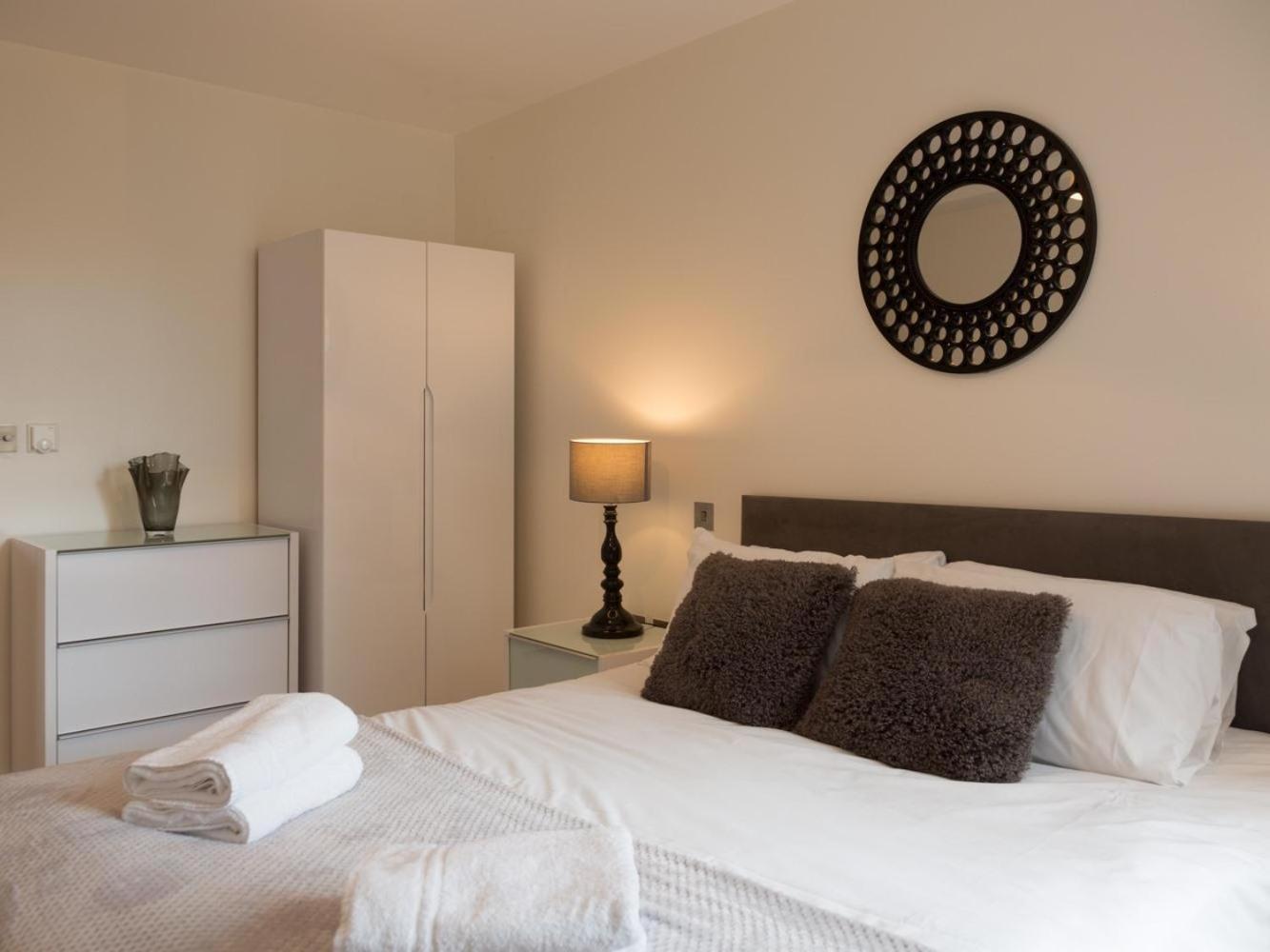 Central Tower Bridge Apartment London Ruang foto